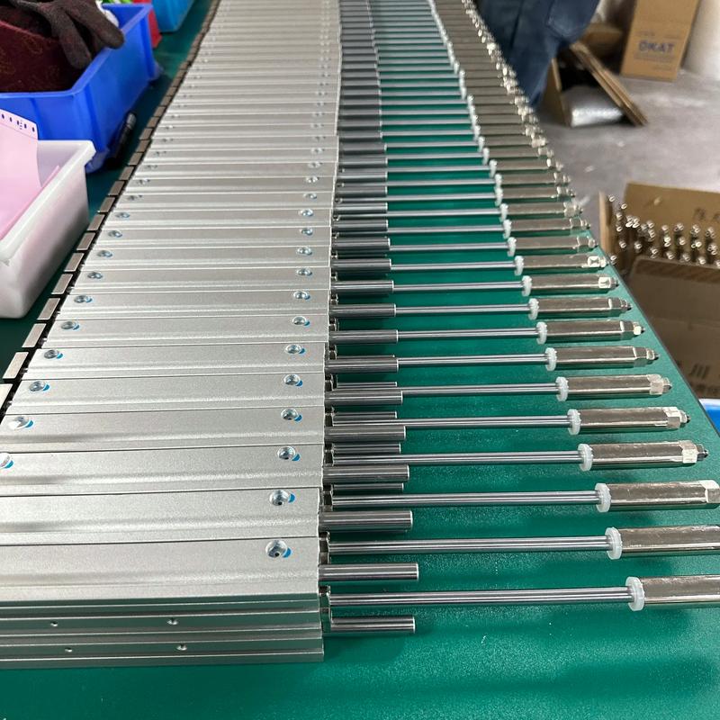 专业生产厂家 可调三轴气缸是一种具有三个轴向运动控制能力的